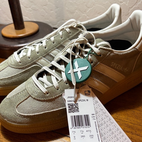 Adidas Samba Taupe and Cream Sneakers - Picture 4 of 4